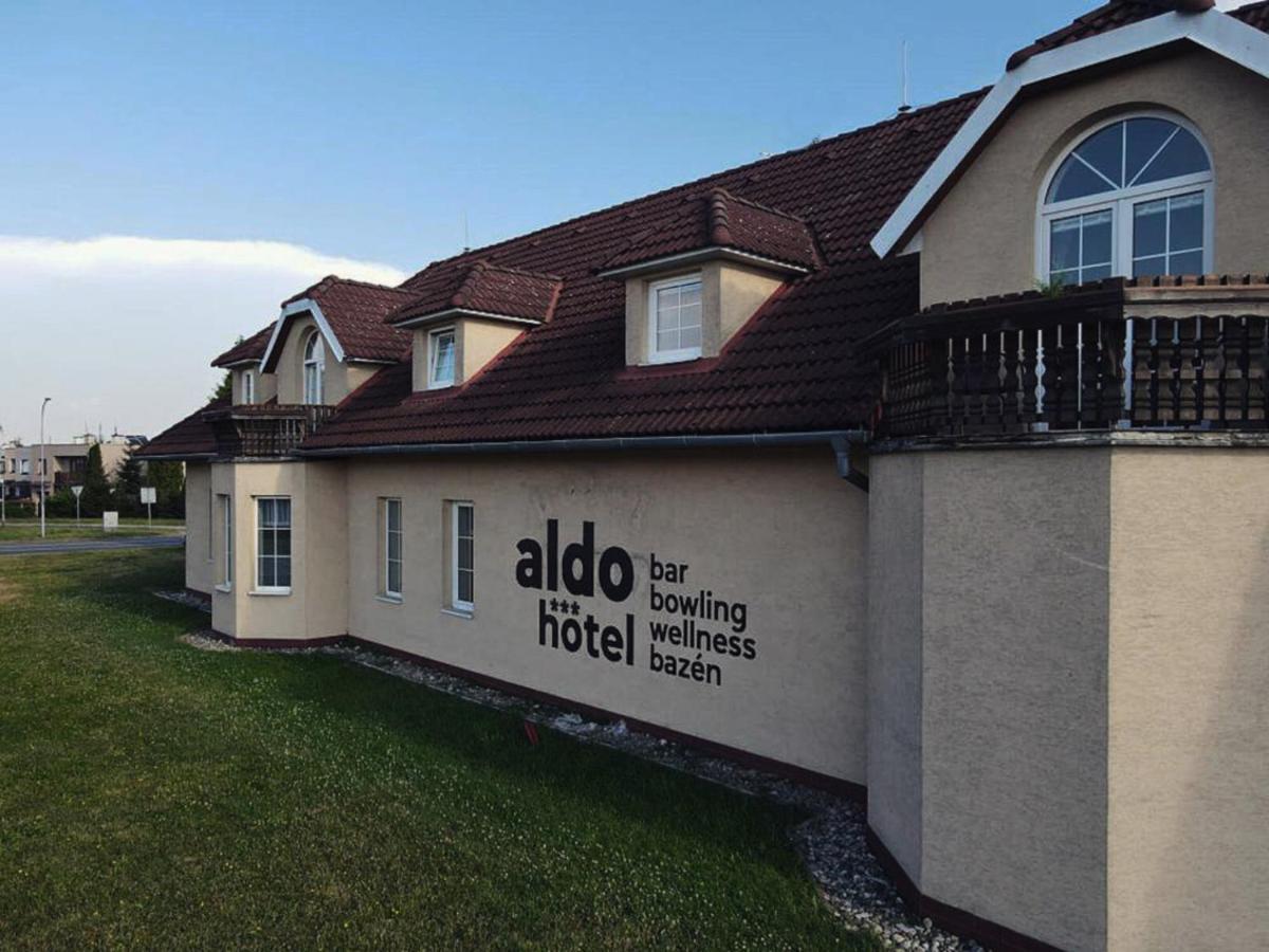 Hotel Aldo Unicov Exterior photo